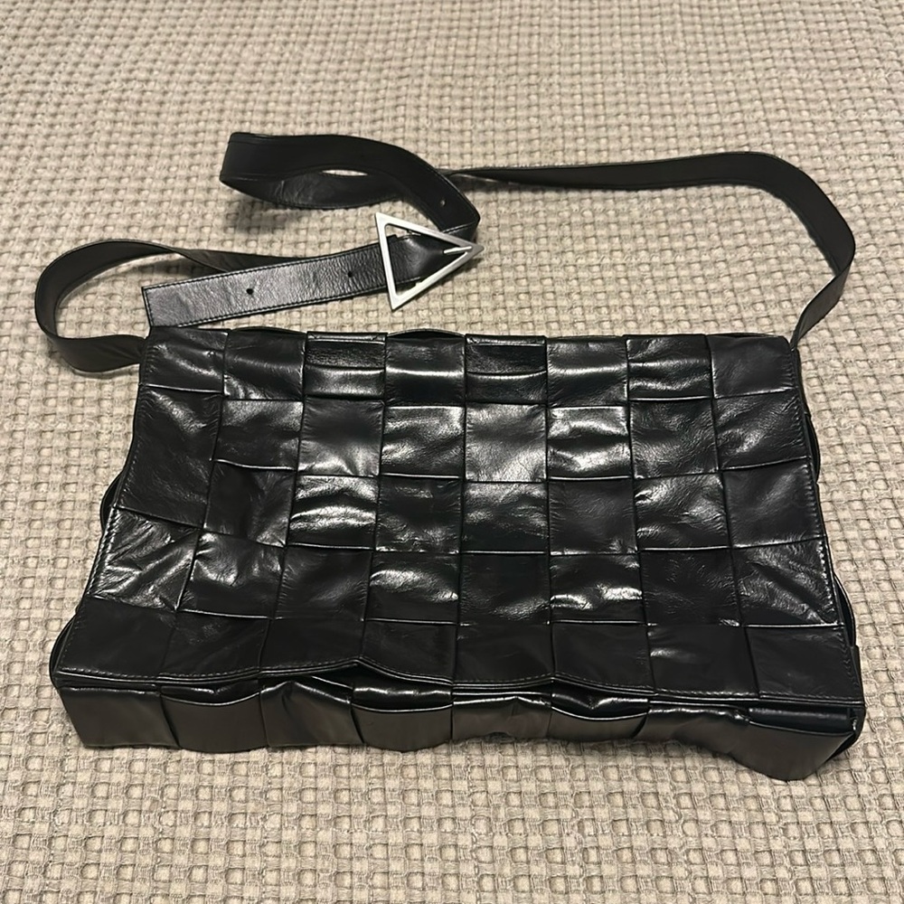 Bottega Veneta Cassette Intrecciato Crossbody Shoulder Bag - Black